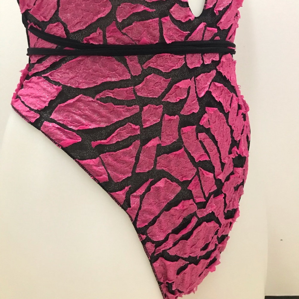 Swimsuit - Picture 6 of 7